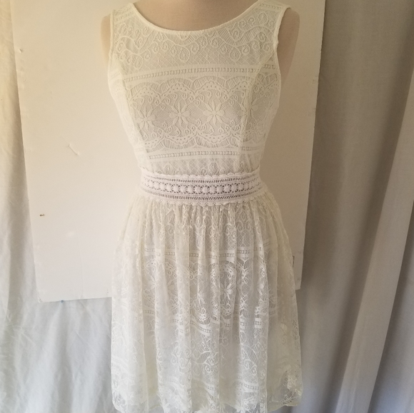 ⭐3 for 10 ⭐Juniors White Lace Dress - Picture 2 of 5